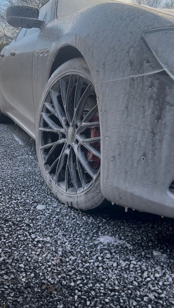 The Physics of Safe Washing: Why Friction Is Your Paint’s Greatest Enemy