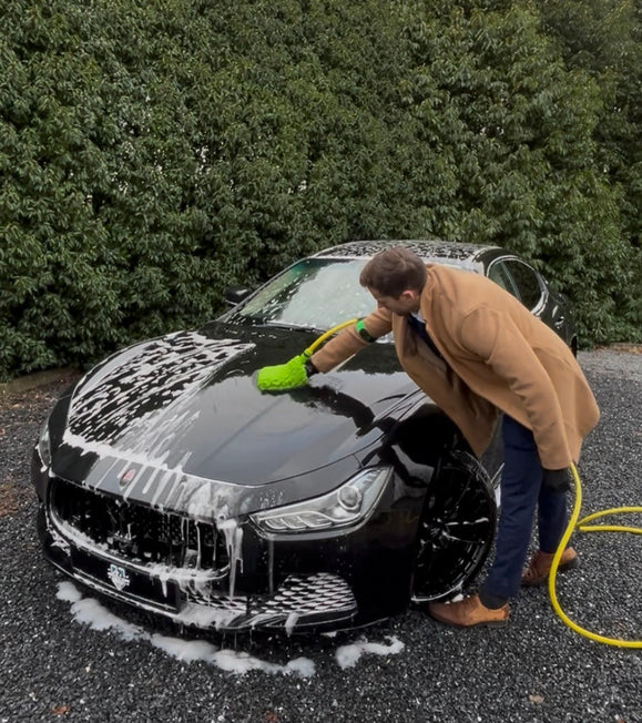 Why Traditional Wash Mitts Move Dirt Instead of Removing It