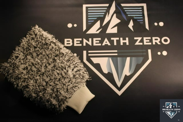 Premium Chenille Car Wash Mitt - Beneath Zero